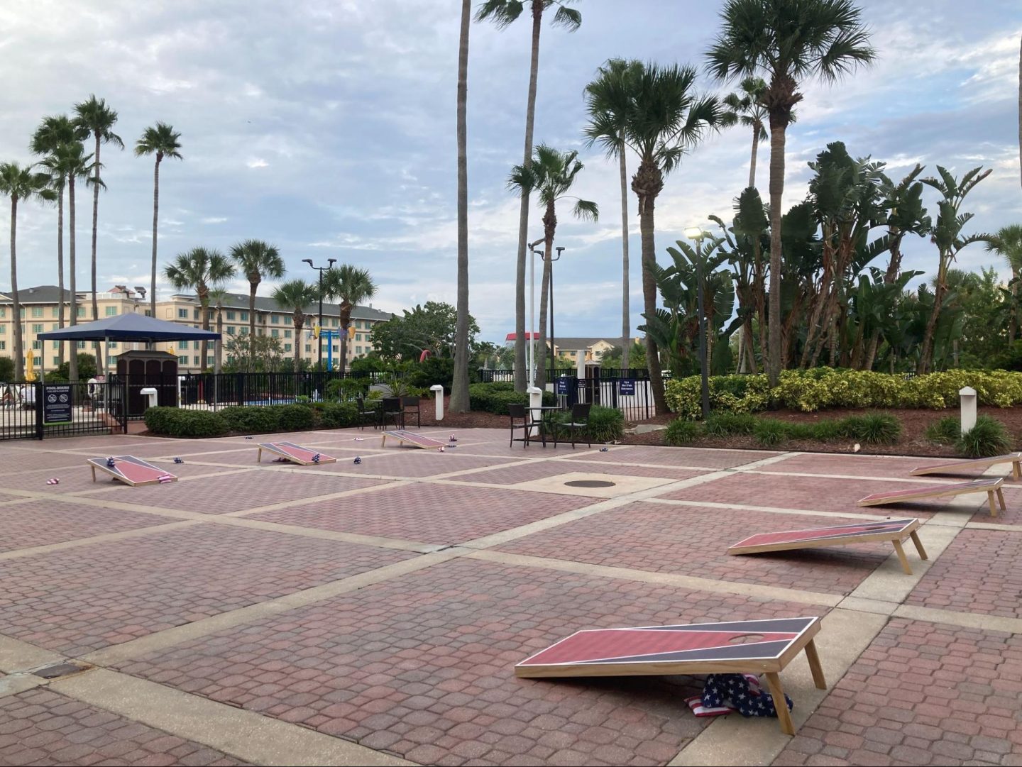 DoubleTree by Hilton at the Entrance to Universal Orlando patio cornhole