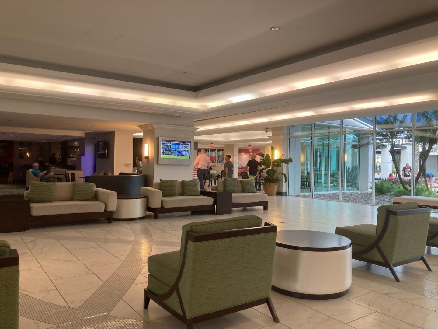 DoubleTree by Hilton at the Entrance to Universal Orlando lobby