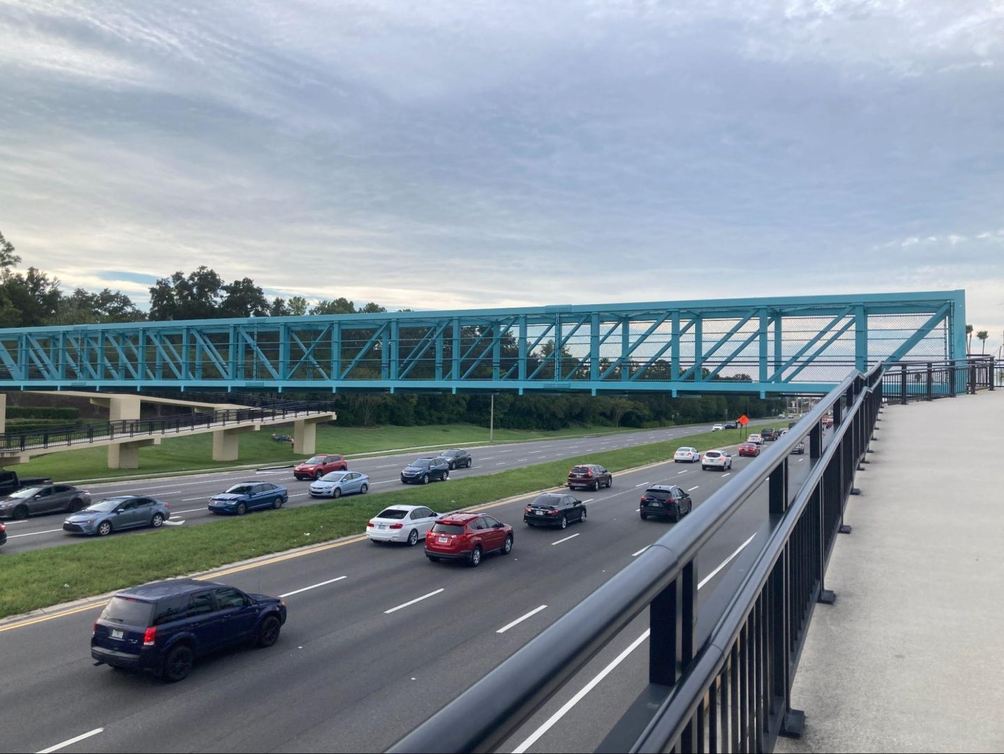 DoubleTree by Hilton at the Entrance to Universal Orlando pedestrian bridge