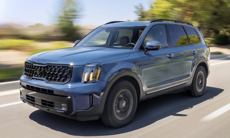 The Kia Telluride is an example of a midsize SUV.