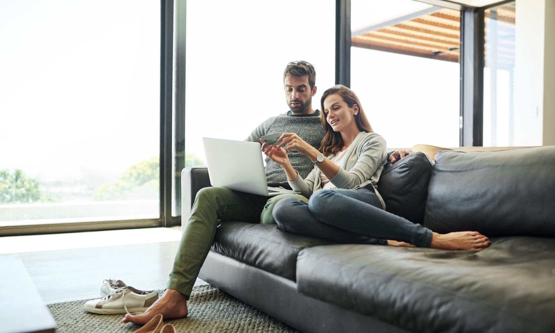 What Makes Discover and American Express Different From Visa and Mastercard