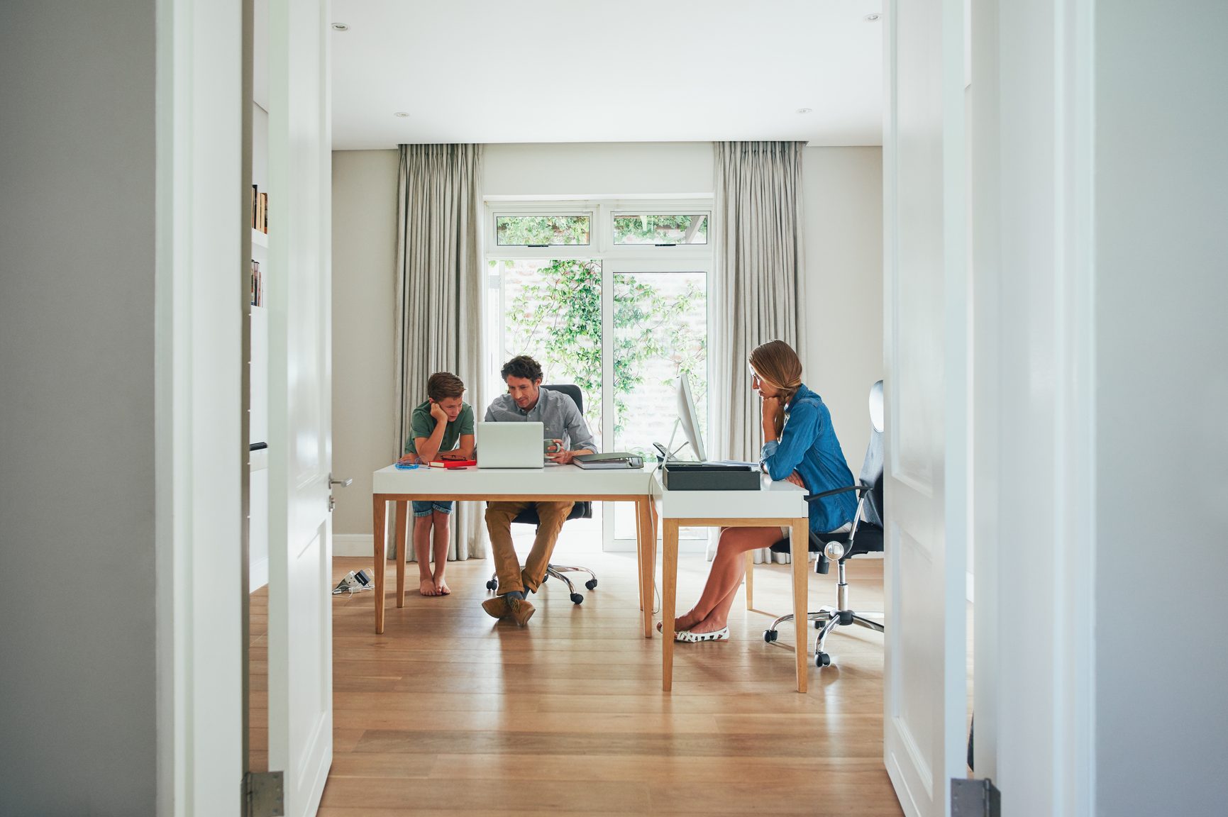 Pros and Cons of Roth IRAs