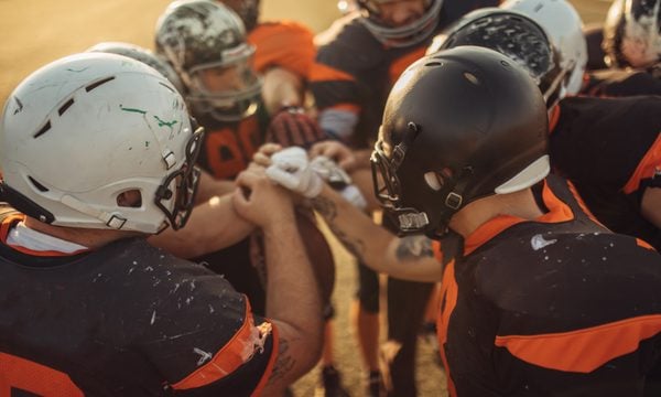 NFL Extra Points Card Review: Hard to Light Up the Scoreboard