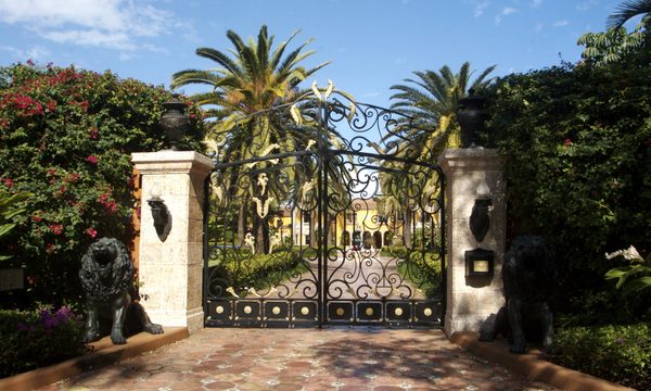 Gate to mansion driveway