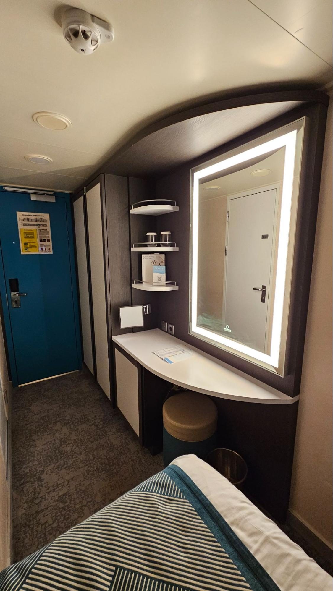 Corner, Furniture, Bay Window