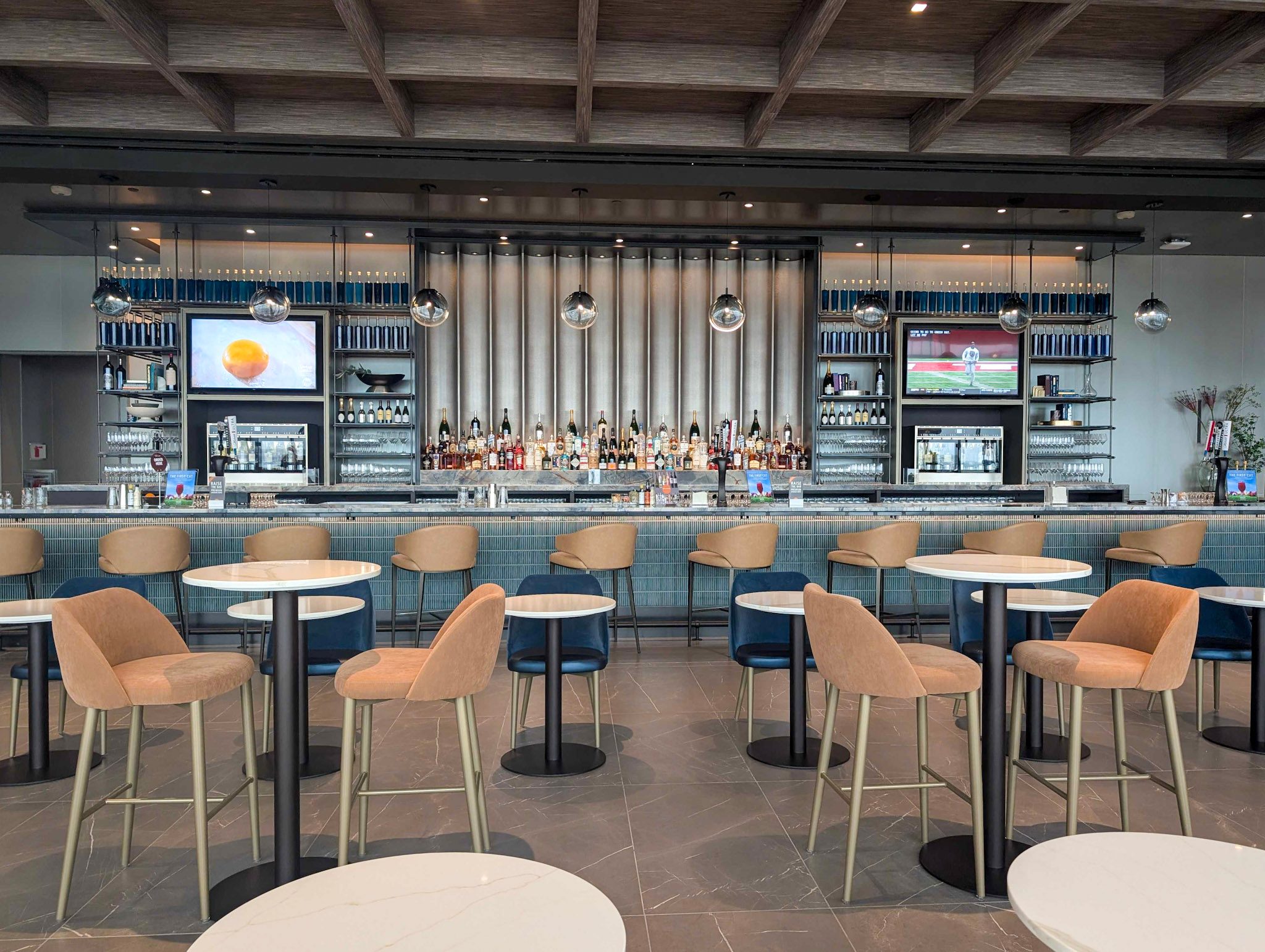 Bar, Lamp, Computer Hardware