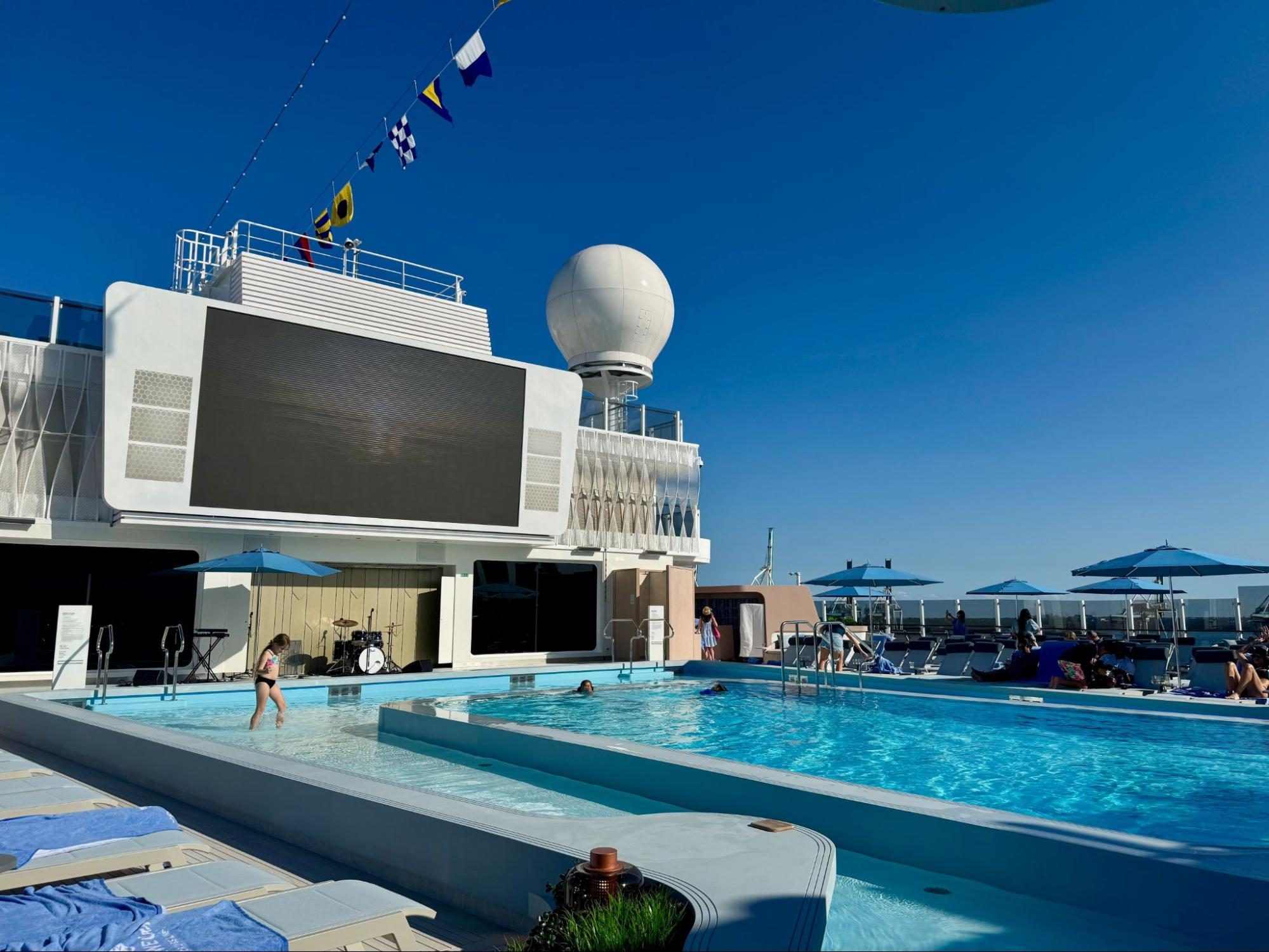 norwegian cruise line NCL Aqua pool roof