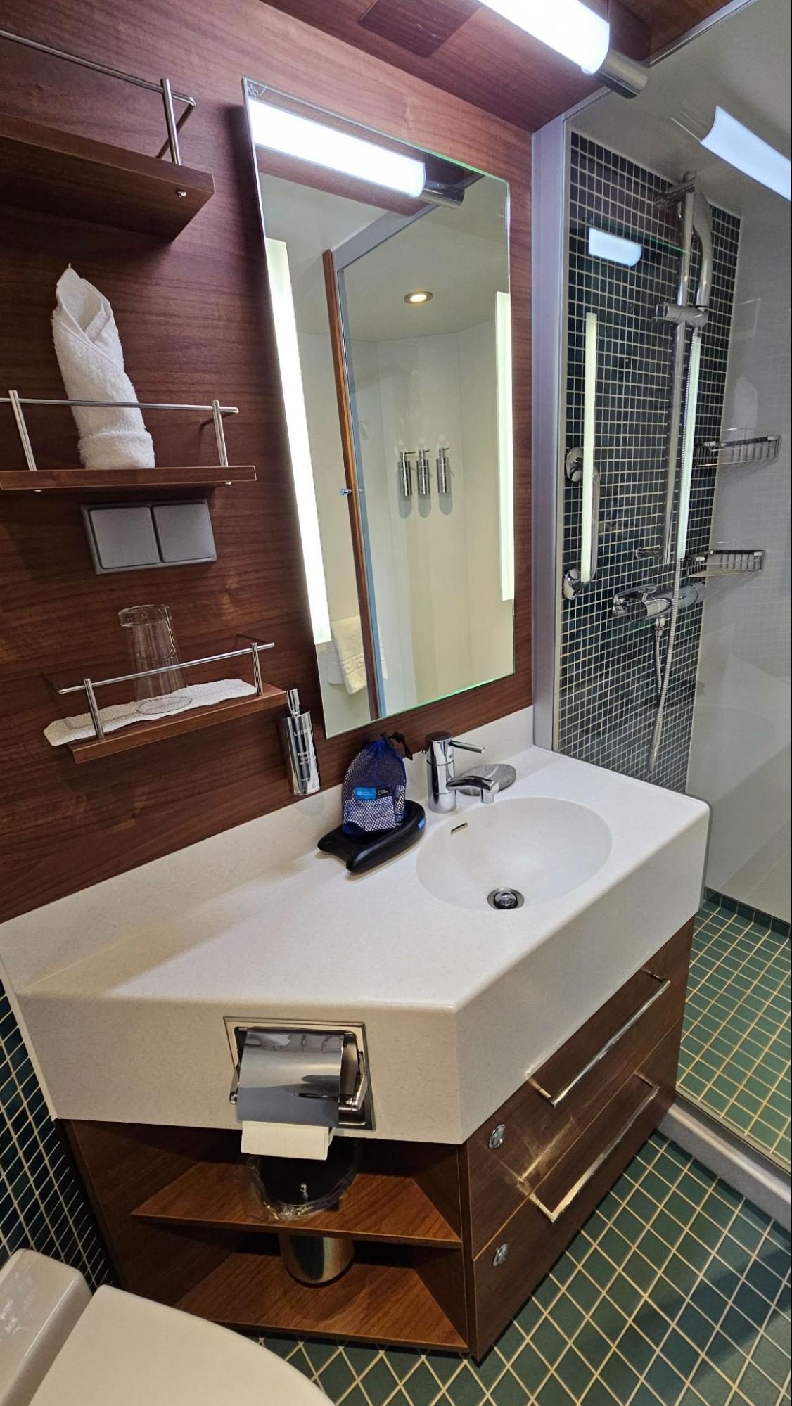 Basin, Sink, Sink Faucet