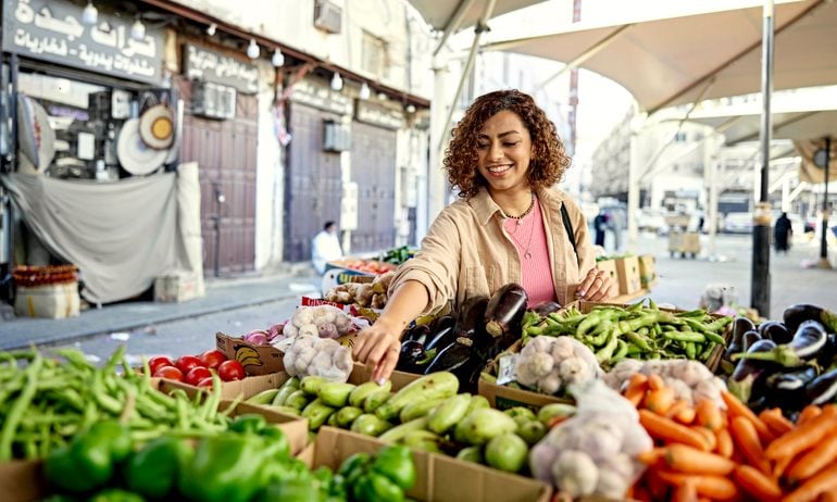 The dos and don'ts of grocery shopping even in a recession.