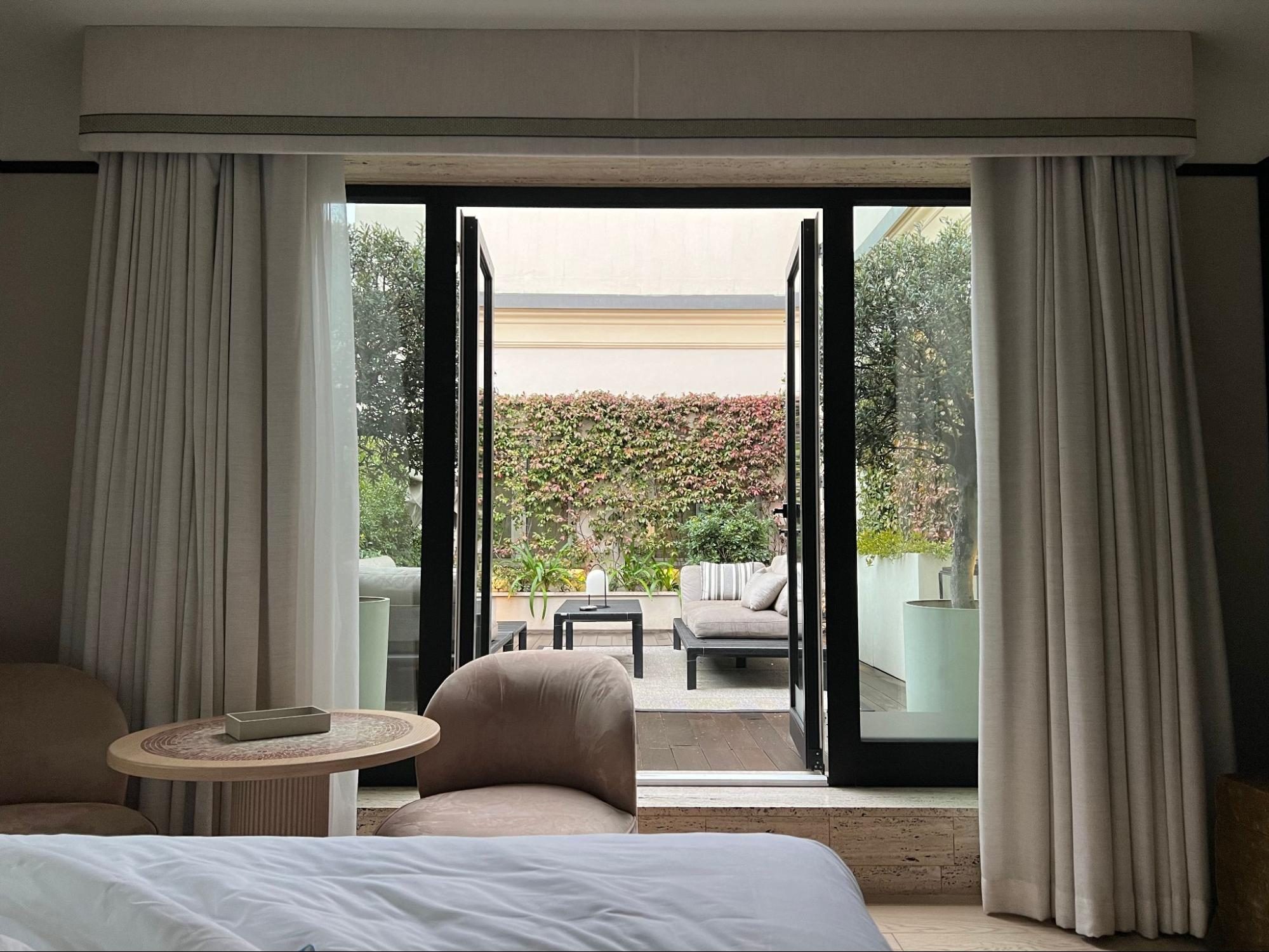 French Window, Window, Bed