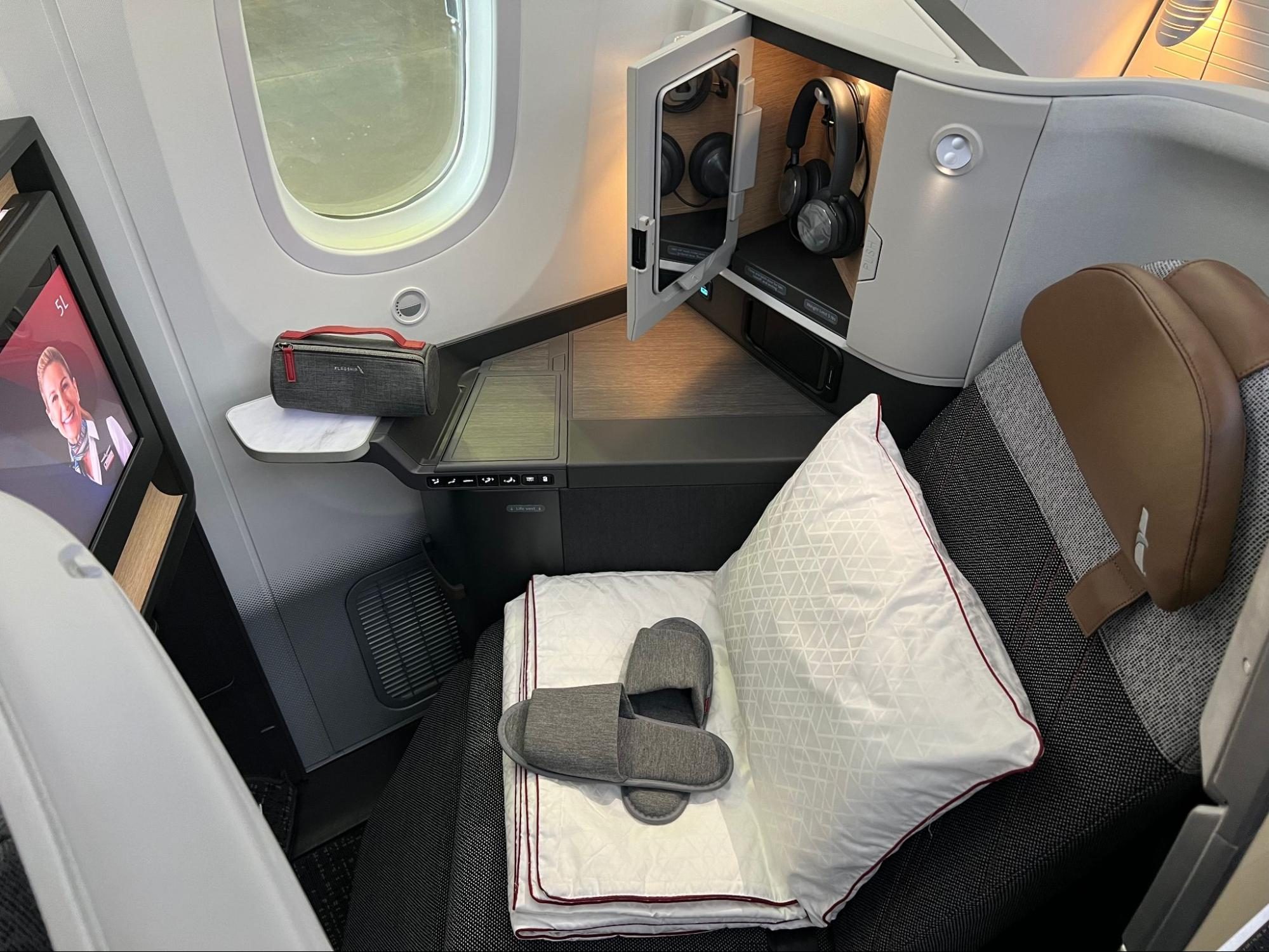 Cushion, Home Decor, Aircraft