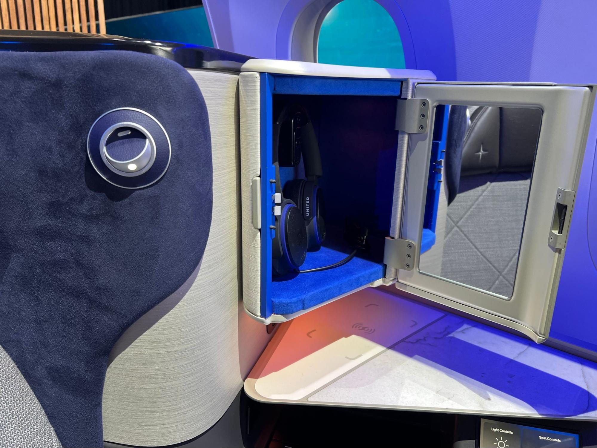 Cushion, Home Decor, Architecture