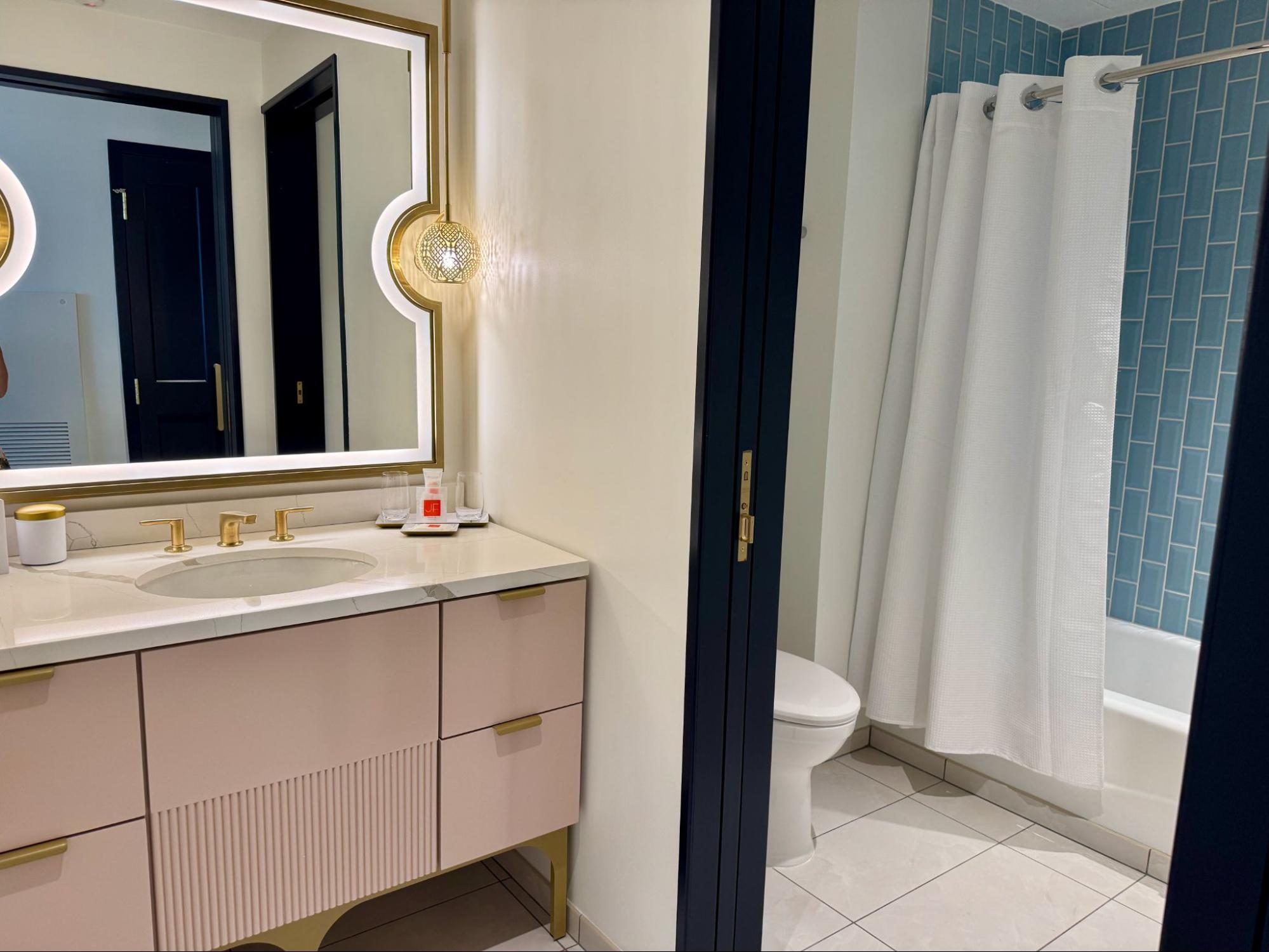 Sink, Corner, Bathroom