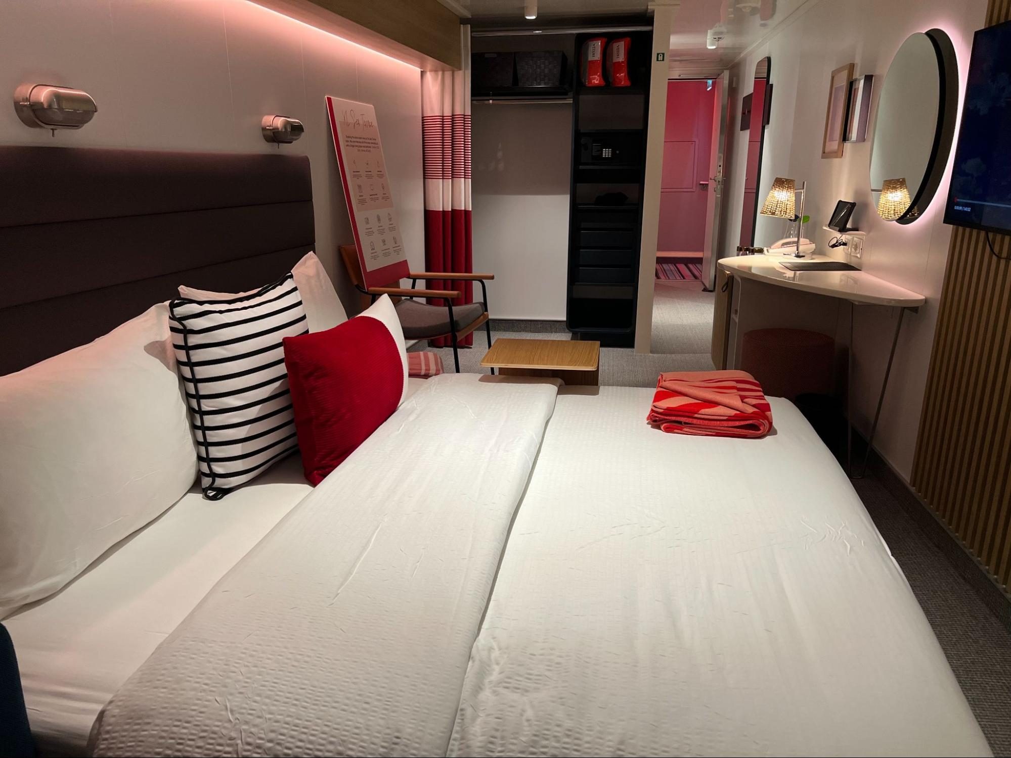 Furniture, Home Decor, Sink