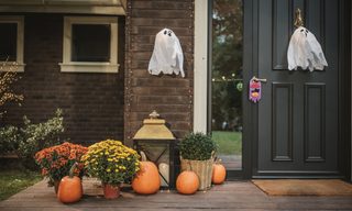 House decorated for Halloween