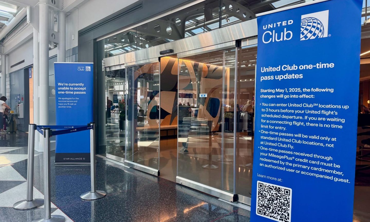 Indoors, Architecture, Building